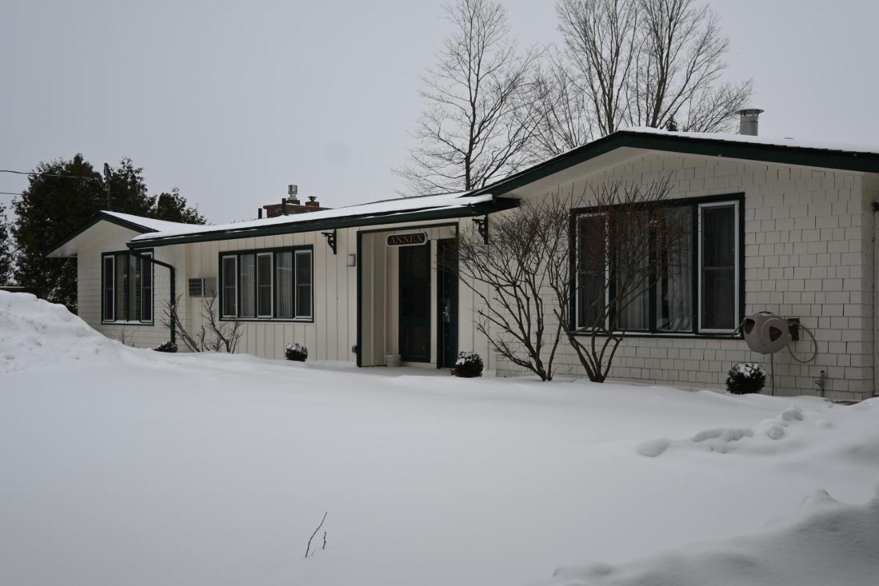 The Gananoque Inn Exteriör bild