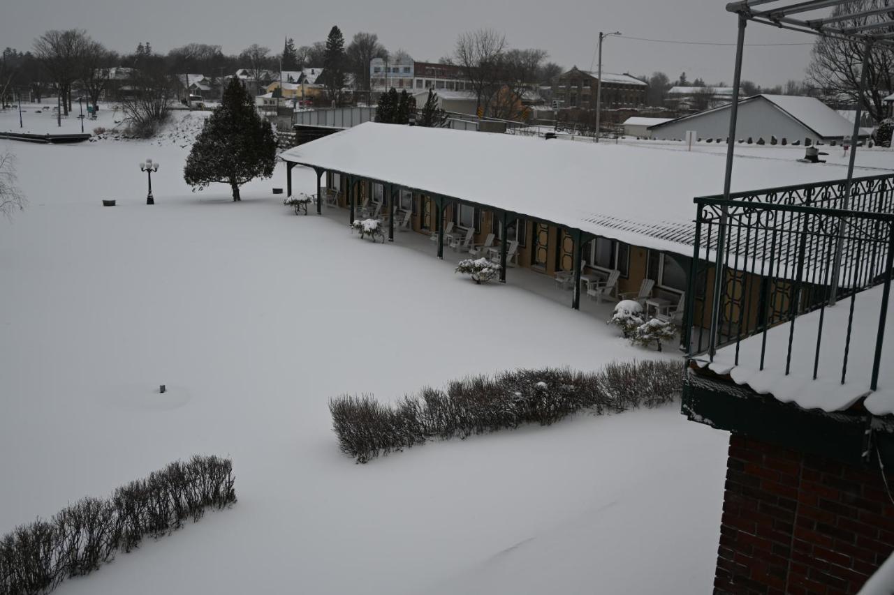 The Gananoque Inn Exteriör bild